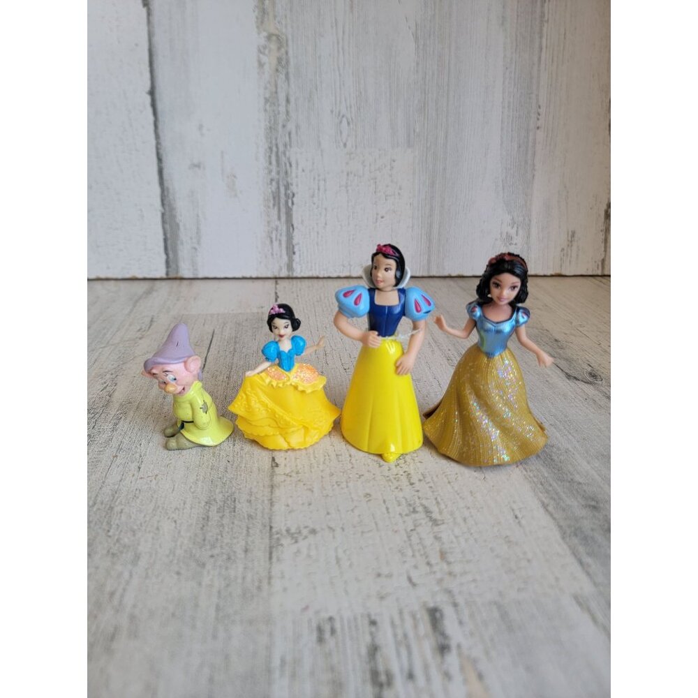 Snowwhite princess dopey dwarf play set variety glitter